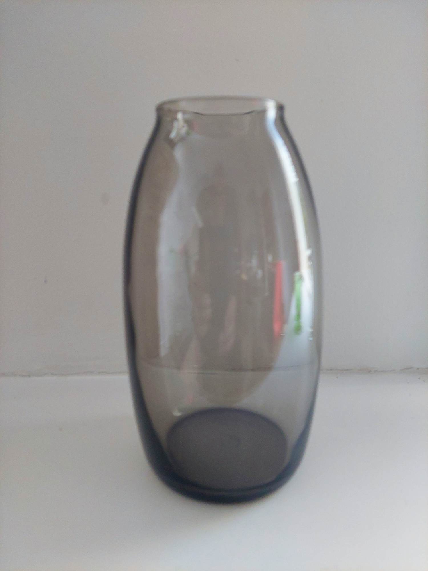 Andries Dirk Copier - Rookglas vaas verkocht voor € 20!