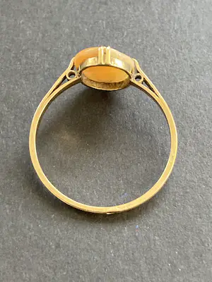14 karaats geelgouden ring met camee kopen? Bied vanaf 85!