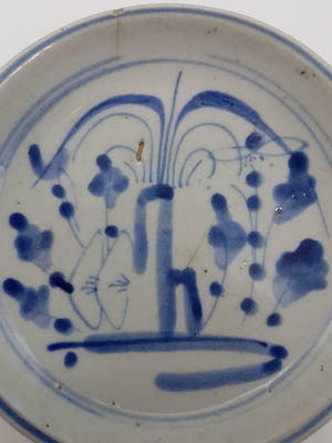 Niet of onleesbaar gesigneerd - Antiek Chinees porselein bordje blauw wit Ming periode, eind 16e -begin 17e eeuw kopen? Bied vanaf 1!