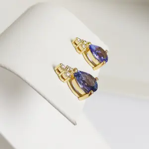 Oorbellen van tanzaniet en diamanten kopen? Bied vanaf 650!