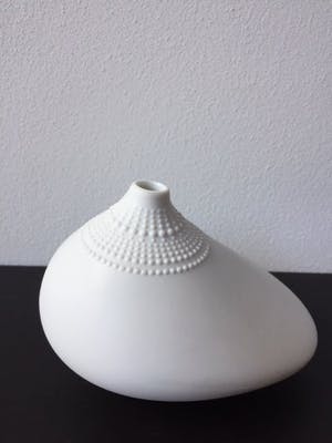 Tapio Wirkkala - Vaasje Pollo voor Rosenthal wit, biscuit (mat) porselein kopen? Bied vanaf 75!