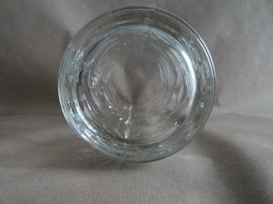 Niet of onleesbaar gesigneerd - Zware vaas van helder persglas Italie kopen? Bied vanaf 1!