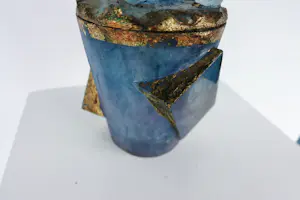 Richard Price - Sculptuur van glas (unicum), Helping Hand / Buddha Jar kopen? Bied vanaf 300!