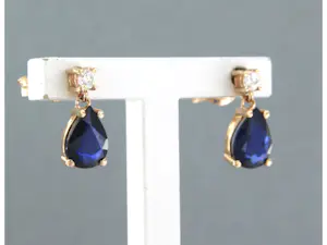 18k gouden oorhangers met saffier tot. 1,34ct en briljant geslepen diamant kopen? Bied vanaf 360!