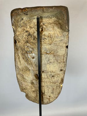 Lega - Old Tribal used African passport mask from the Lega Bwami - Congo. kopen? Bied vanaf 25!