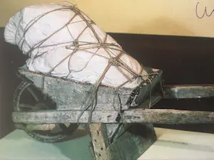 Christo - Wheelbarrow handgesigneerd + Kader + BOEK: THE PARIS SCULPTURES kopen? Bied vanaf 100!