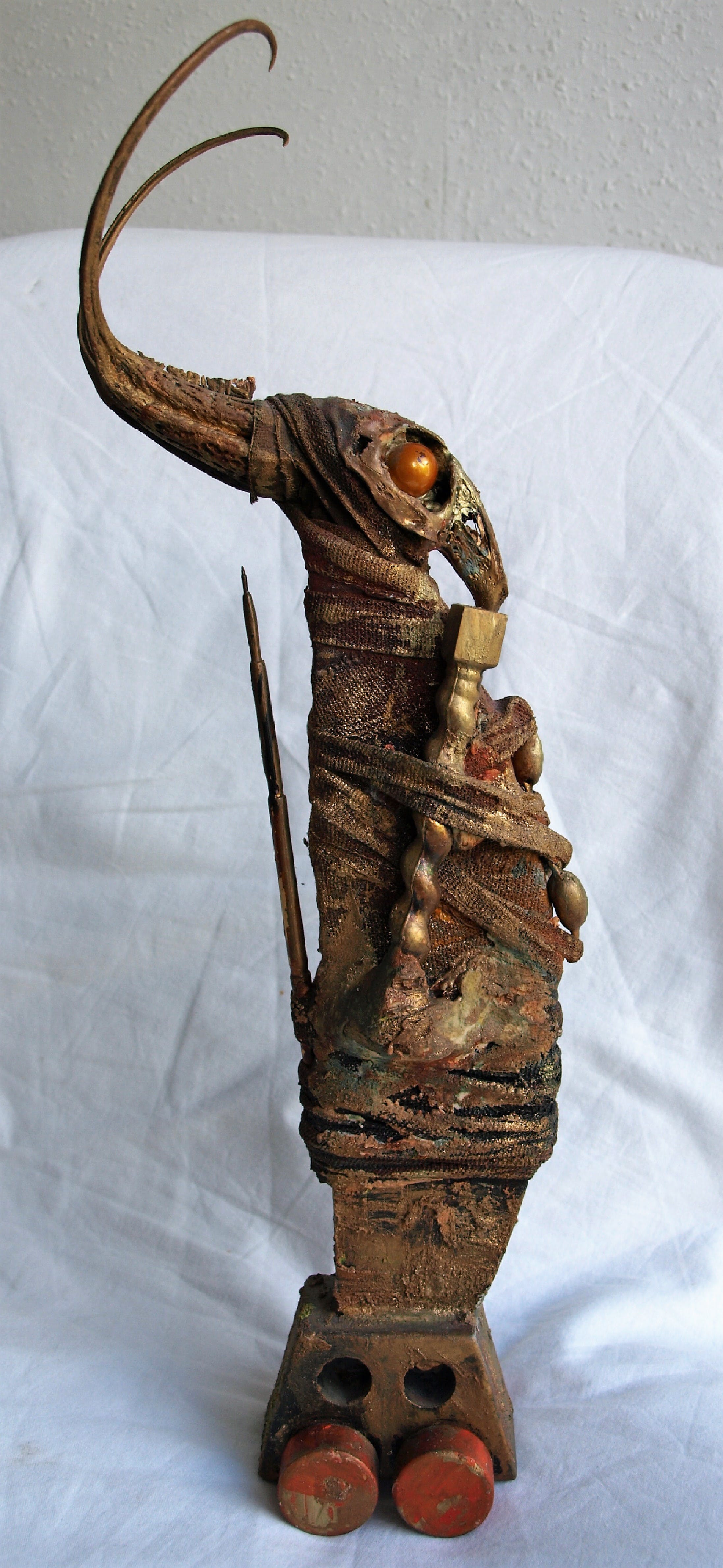 Niek Bruynzeel - Beeld , assemblage van gevonden materialen kopen? Bied vanaf 60!