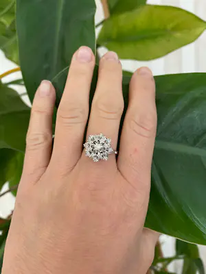 Vintage 18 kt White Gold Rosette Cluster Diamonds ring kopen? Bied vanaf 550!