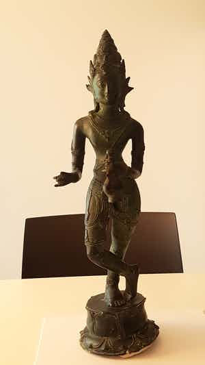 Niet of onleesbaar gesigneerd - Aziatisch kunstwerk verkocht voor € 1!