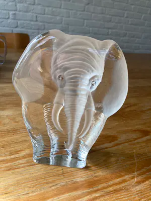 Mats Jonasson - Sculptuur/presse-papier olifant, jaren 70ig kopen? Bied vanaf 45!