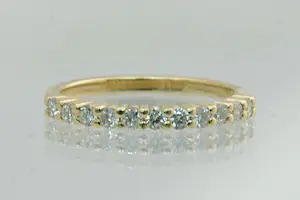 46- Exclusieve 14Krt gouden rij-ring met ca 0.45ct briljant geslepen diamant kopen? Bied vanaf 190!