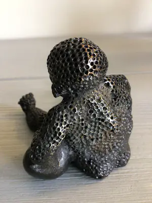 Carolein Smit - “ Zittende baby met bal “ kopen? Bied vanaf 129!