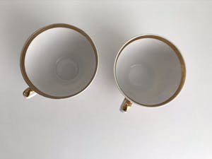 Lomonosov - Set van twee Lomonosov porseleinen koppen en schotels ‘Rode Haan’ - 22 k goud kopen? Bied vanaf 65!