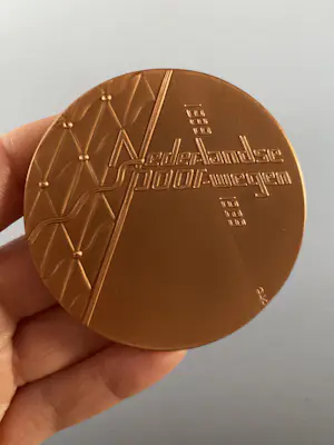 Lucie Nijland - Penning “150 Jaar Nederlandse Spoorwegen 1839–1989” – roodkoper Ø65 mm kopen? Bied vanaf 20!