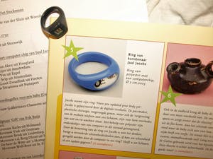 Juul Jacobs - Ring van polyester met computerchip – 2003 - Tussen Kunst en Kitsch kopen? Bied vanaf 75!