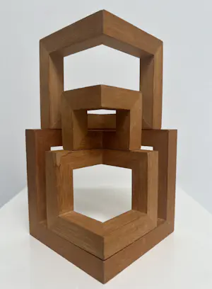 Hil Andringa - Houten sculptuur | 'zonder titel' kopen? Bied vanaf 1!