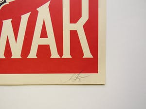 AcheterShepard Fairey - MAKE ART NOT WAR? Enchérissez de 40!