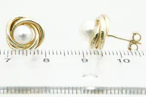 45 - Vintage fifties  Set 14 Krt gouden orstekers met tulband zetting en parel kopen? Bied vanaf 120!