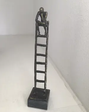 Corry Ammerlaan - Sculptuur “ De denkende mens “. - Origineel exemplaar- gesigneerd kopen? Bied vanaf 1!