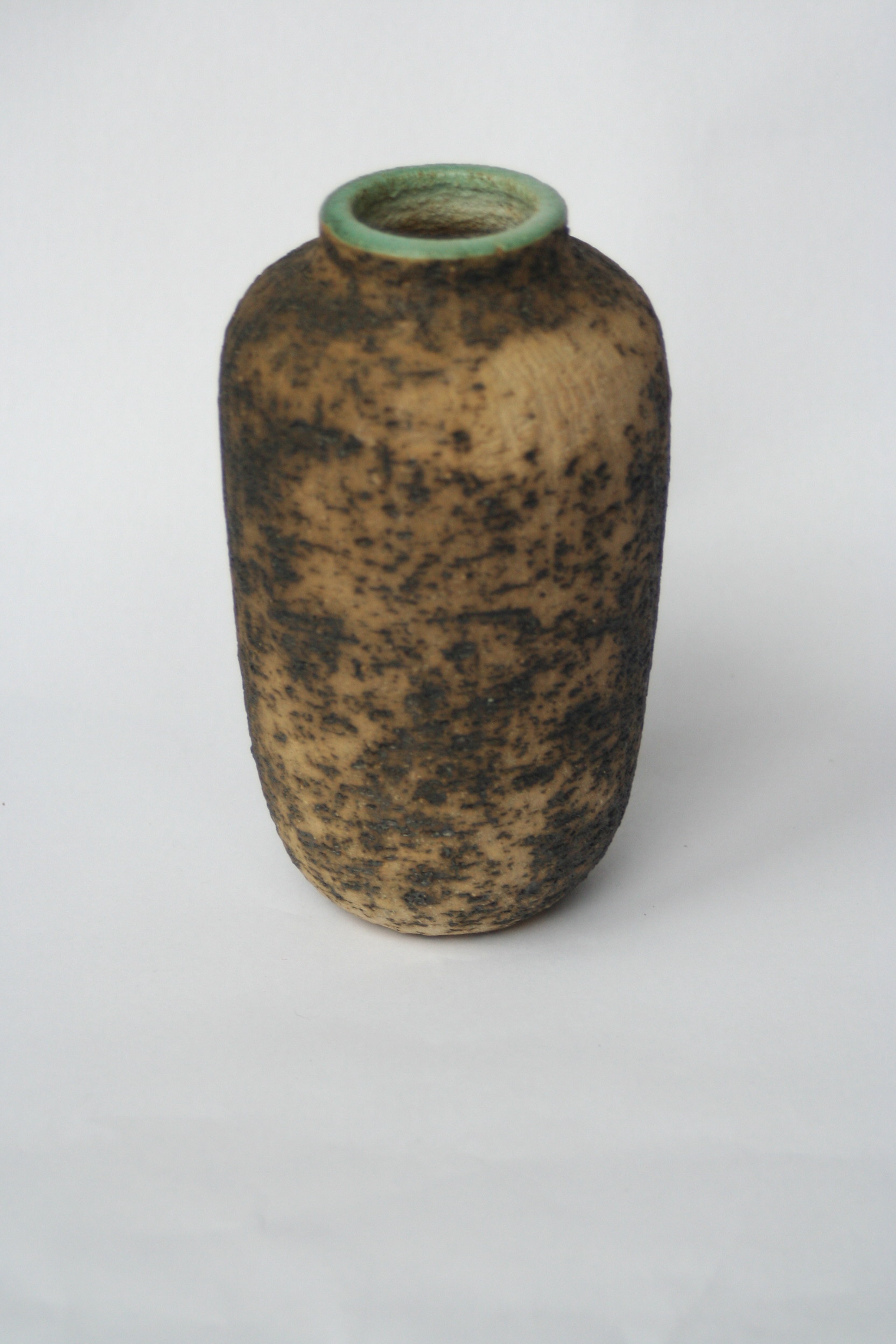 Pieter Groeneveldt - vaasje - decoratie berkenbast - stempel periode 1952-1972 kopen? Bied vanaf 1!