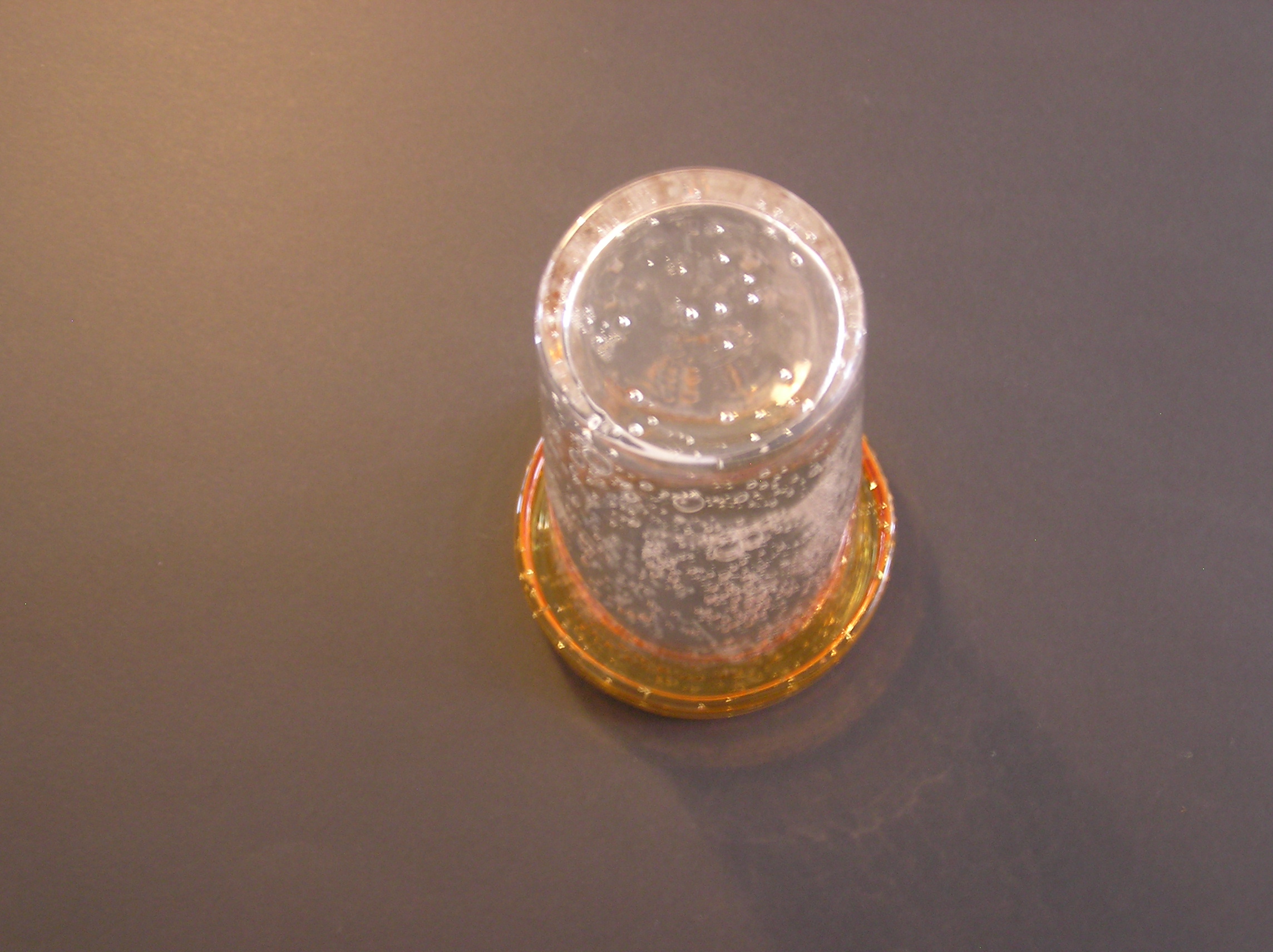 Niet of onleesbaar gesigneerd - Kraagvaas met bubbels kopen? Bied vanaf 1!