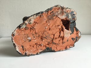 Niet of onleesbaar gesigneerd - Zittend figuur kopen? Bied vanaf 1!