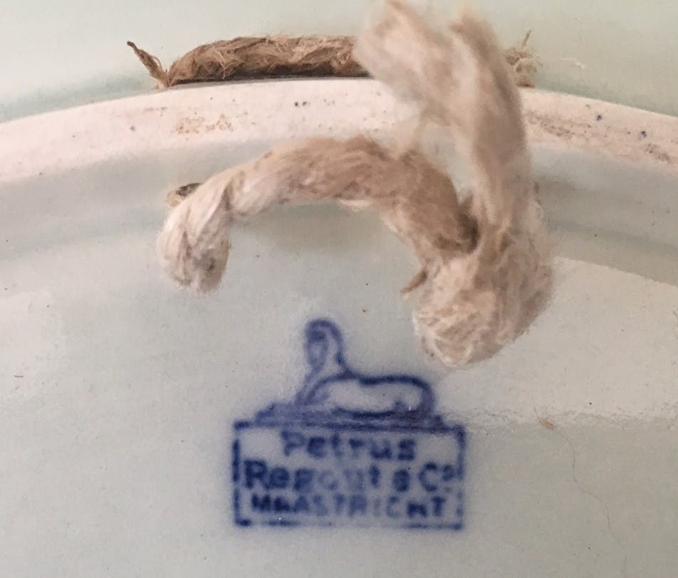 Firma Regout & Co - & Mosa Maastricht - Twee wandborden kopen? Bied vanaf 1!