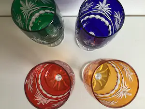 Niet of onleesbaar gesigneerd - Set van 4 gegraveerde glazen kopen? Bied vanaf 1!