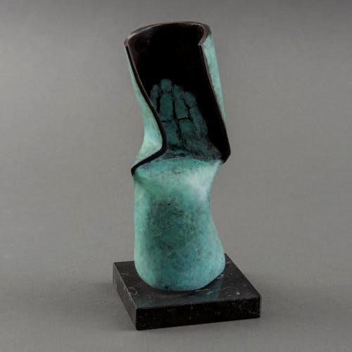 Pepe Gregoire - Groengepatineerd bronzen sculptuur: Hand kopen? Bied vanaf 699!