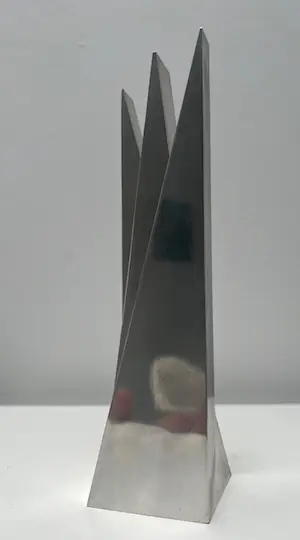 Niet of onleesbaar gesigneerd - Aluminium sculptuur | jaren '70 kopen? Bied vanaf 1!