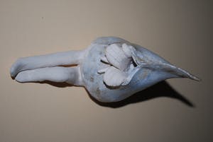 Niet of onleesbaar gesigneerd - zittend figuur kopen? Bied vanaf 1!