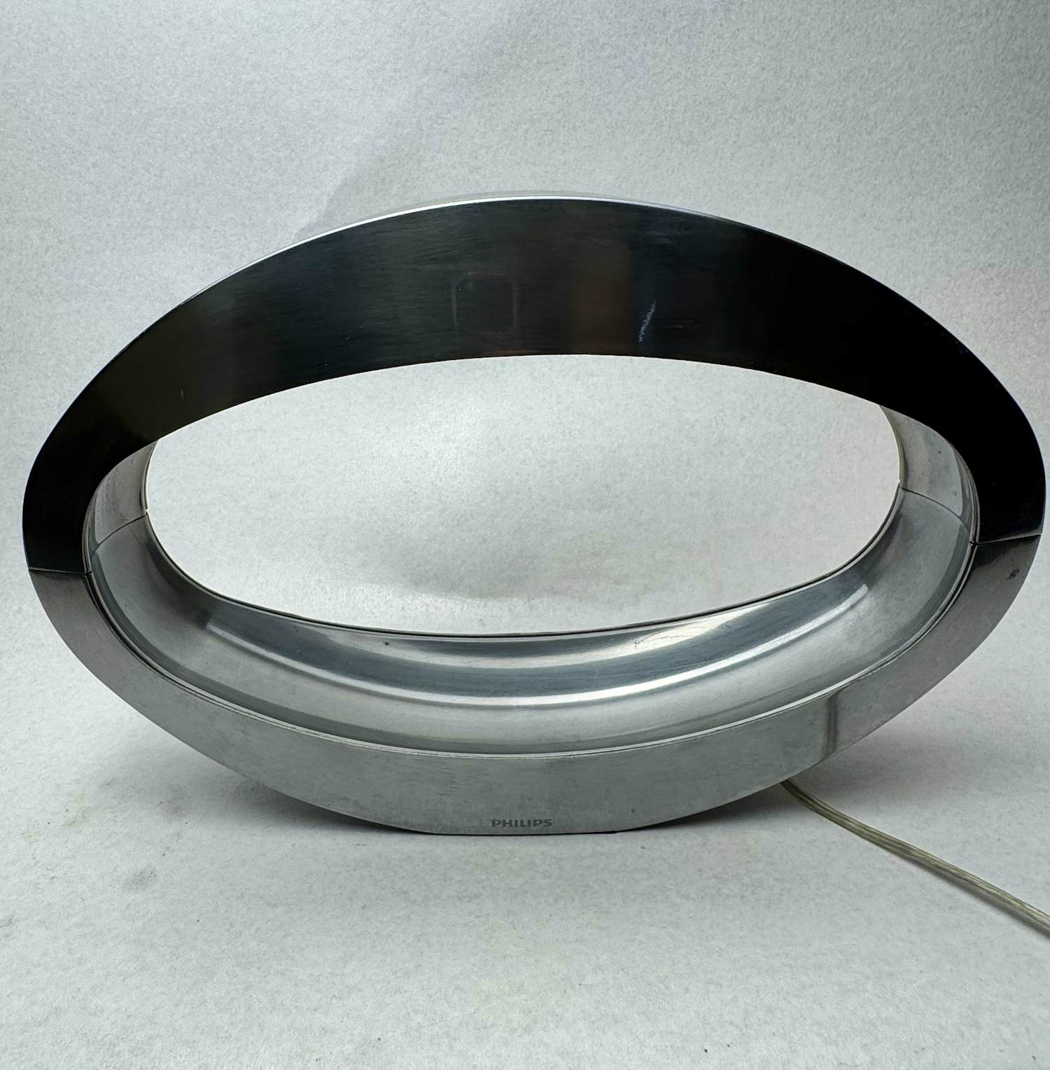 Philips - Sculpturale LED tafellamp – Philips model 43133/48/16 – ovaal design kopen? Bied vanaf 75!