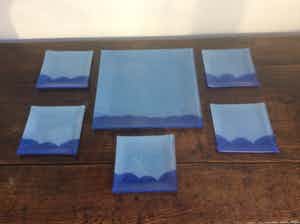 Niet of onleesbaar gesigneerd - GLAZEN DESIGN PRESENTEER-SET verkocht voor € 1!