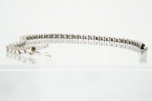 Chique Wit-gouden (14krt) & diamanten (2.40ct) "Tennis" dames-armband kopen? Bied vanaf 680!