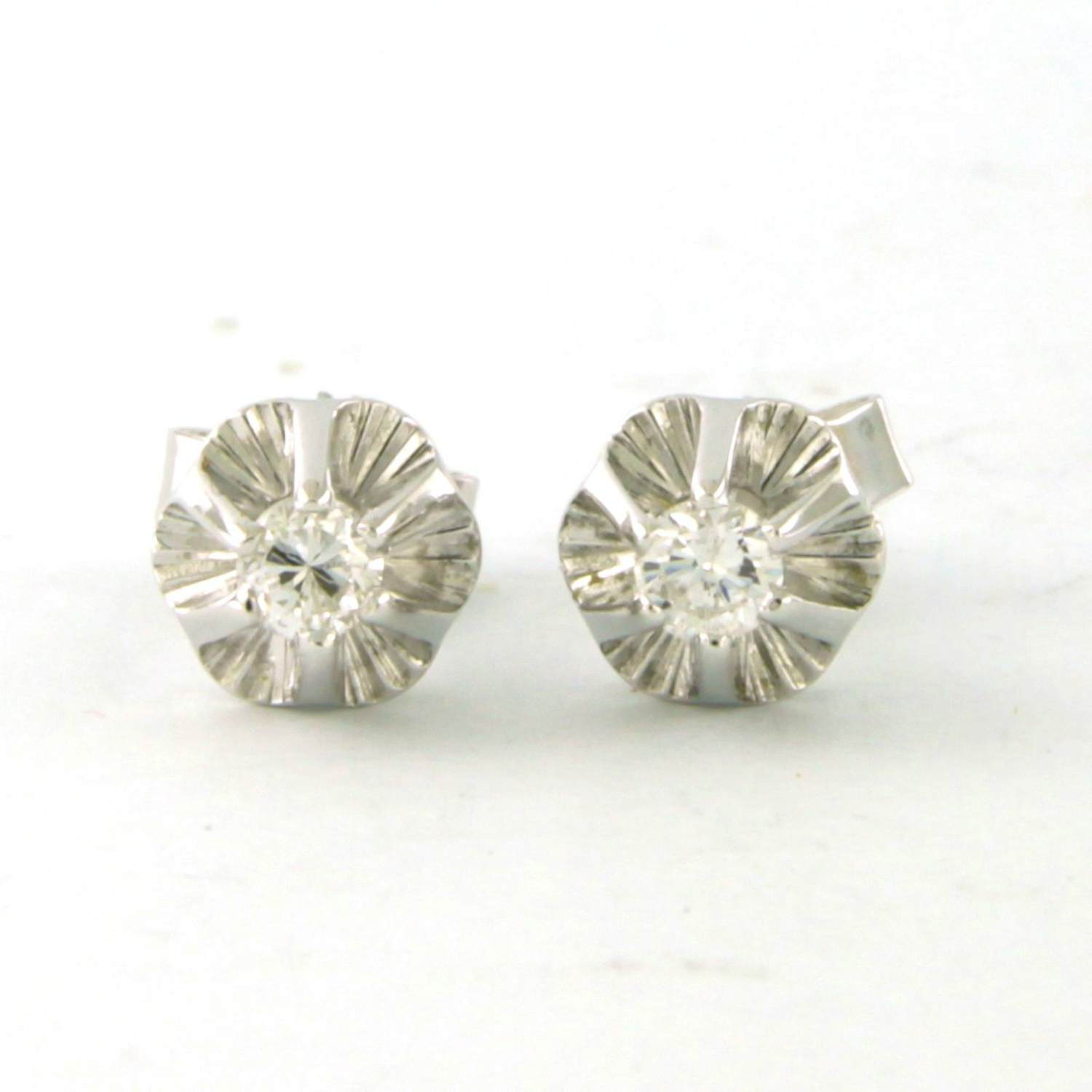 14k gouden solitair oorknoppen bezet met briljant geslepen diamant tot. 0,16ct kopen? Bied vanaf 220!