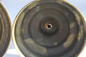 Niet of onleesbaar gesigneerd - Twee Fraaie Oude Bronzen Pen Kandelaars kopen? Bied vanaf 1!