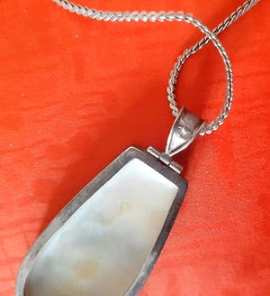 Curiosa - Zilveren hanger en oorbellen met parelmoer kopen? Bied vanaf 1!