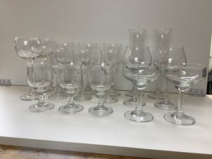 Willem Heesen - 10 Aruba glazen met karaf en 17 Ambassadeur glazen kopen? Bied vanaf 25!