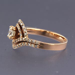 14K Goud - roodgouden ring bezet met briljant geslepen diamant kopen? Bied vanaf 950!