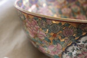 Niet of onleesbaar gesigneerd - Fam Rose Kom kopen? Bied vanaf 1!