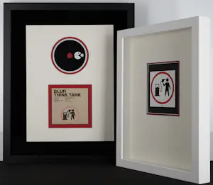 Banksy - BANKSY Set : CD BLUR Think Tank + Sticker BNK/5Y 027 Petrol Head kaufen? Bieten Sie von 490!