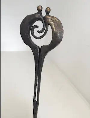 Corry Ammerlaan - Sculptuur “ Aandacht voor elkaar “. Gesigneerd kopen? Bied vanaf 1!