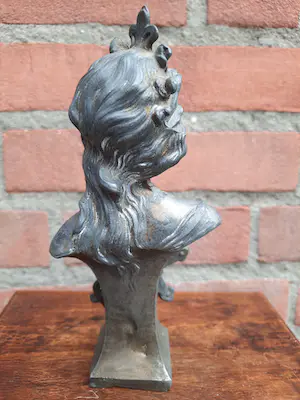 Niet of onleesbaar gesigneerd - Jeanne D'arc et Geneviève kopen? Bied vanaf 1!