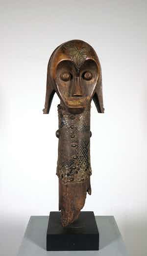 Fang - Hout en slangenleer, Buste verkocht voor € 1!