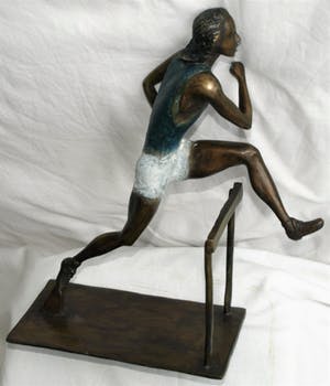 Brons (Onbekend) - Beeld , De Hordenloopster – gesigneerd “A.C.” kopen? Bied vanaf 10!