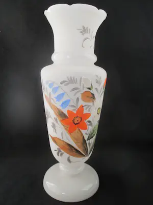 Niet of onleesbaar gesigneerd - Handgeschilderde opaline vaas 28,5 cm kopen? Bied vanaf 1!