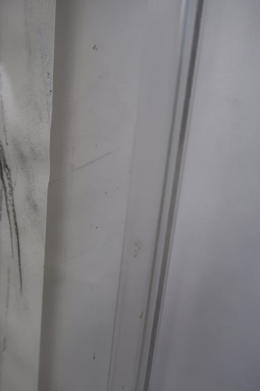 Ineke Bik - Ineke Bik: Houtskool en acryl, Polderlandschap - Ingelijst (Zeer groot) kopen? Bied vanaf 120!