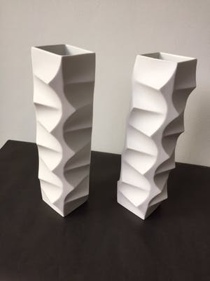 Hutschenreuther - Zeldzaam grote Reliëfvaas h 35 cm uit de serie Archais ontwerp Heinrich Fuchs kopen? Bied vanaf 135!