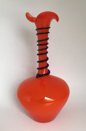 Johann Loetz Witwe - Tango vaas oranje met diepblauwe slang kopen? Bied vanaf 30!