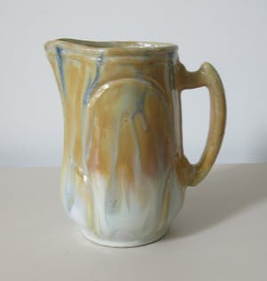 Niet of onleesbaar gesigneerd - Art deco Franse aardewerken waterkan kopen? Bied vanaf 1!